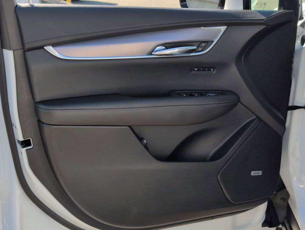 Used 2025 Cadillac XT6 Luxury image 20