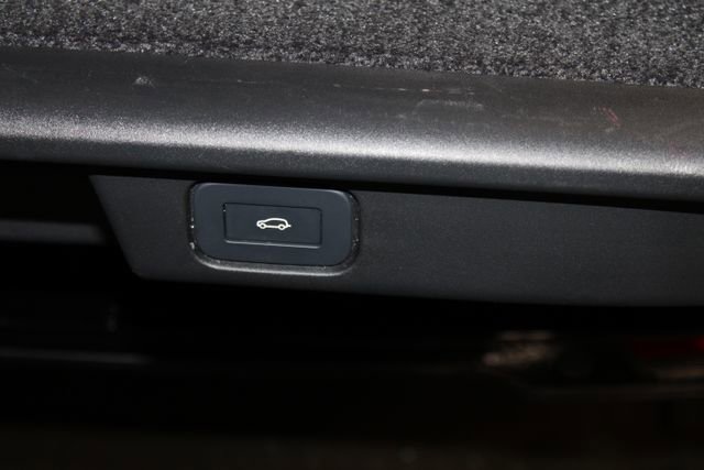 Used 2025 Land Rover Range Rover SE image 43