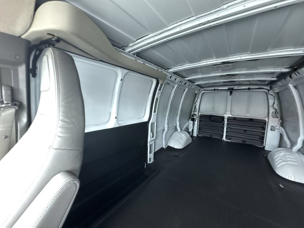 New 2025 GMC Savana 3500 Extended RWD image 12