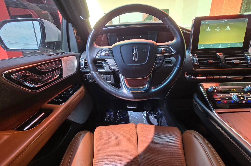 Used 2021 Lincoln Navigator Reserve image 24