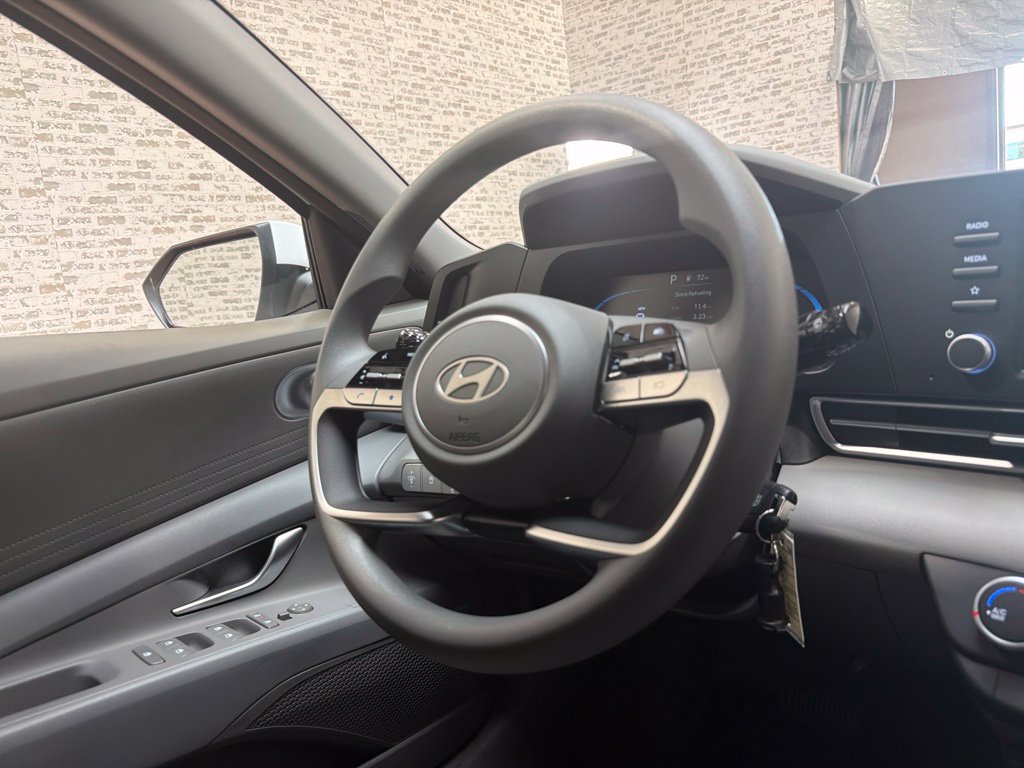 New 2026 Hyundai Elantra SE FWD image 17