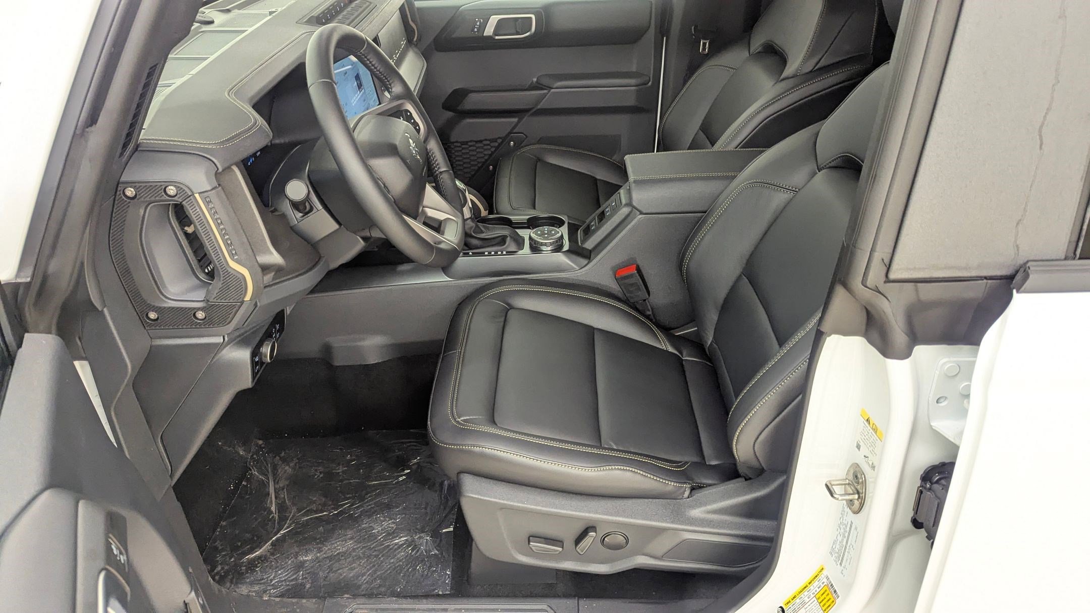 New 2025 Ford Bronco Badlands image 5