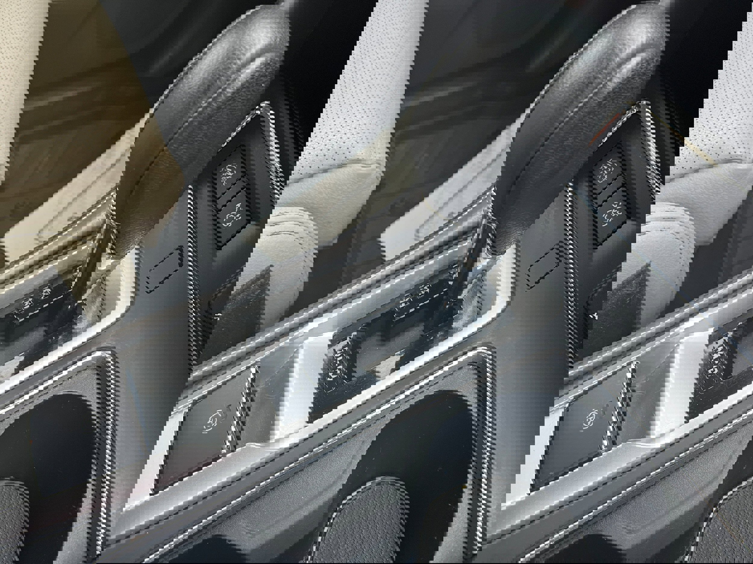 Used 2020 Subaru Ascent Limited image 14