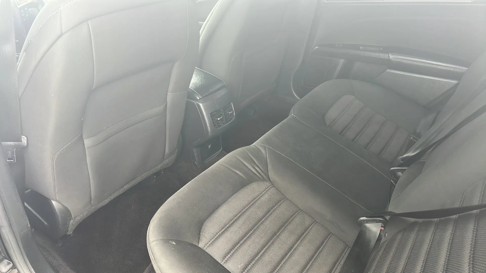 Used 2017 Ford Fusion SE FWD image 13