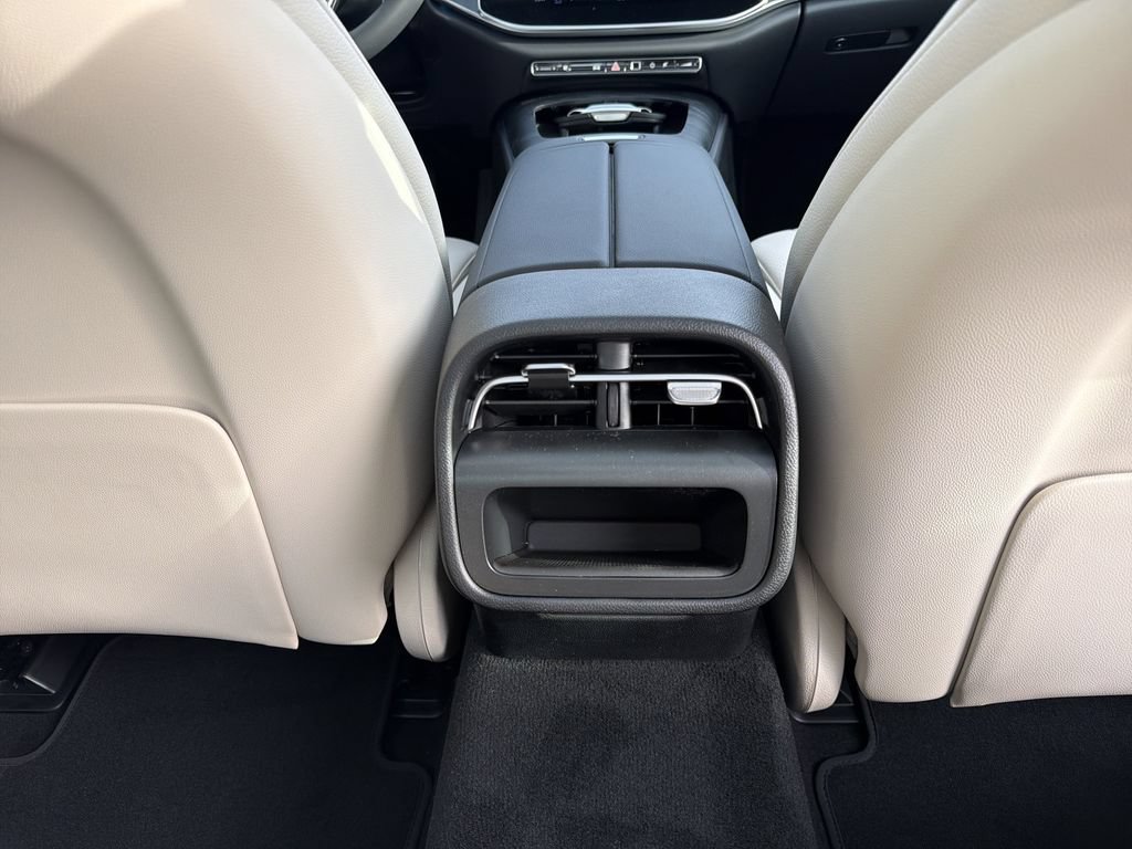 New 2026 Mercedes-Benz E 450 4MATIC Sedan image 21