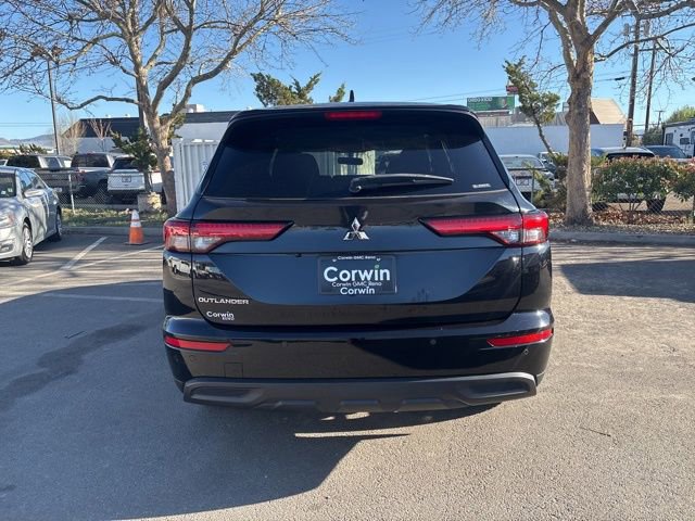 Used 2022 Mitsubishi Outlander ES image 5