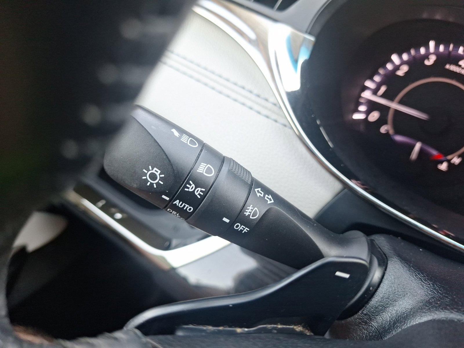 Used 2014 Toyota Avalon Limited FWD image 22