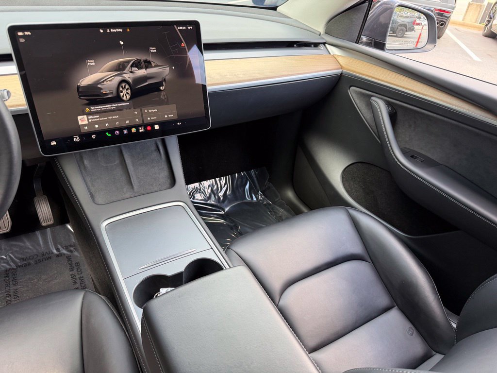 Used 2023 Tesla Model Y 2WD image 42