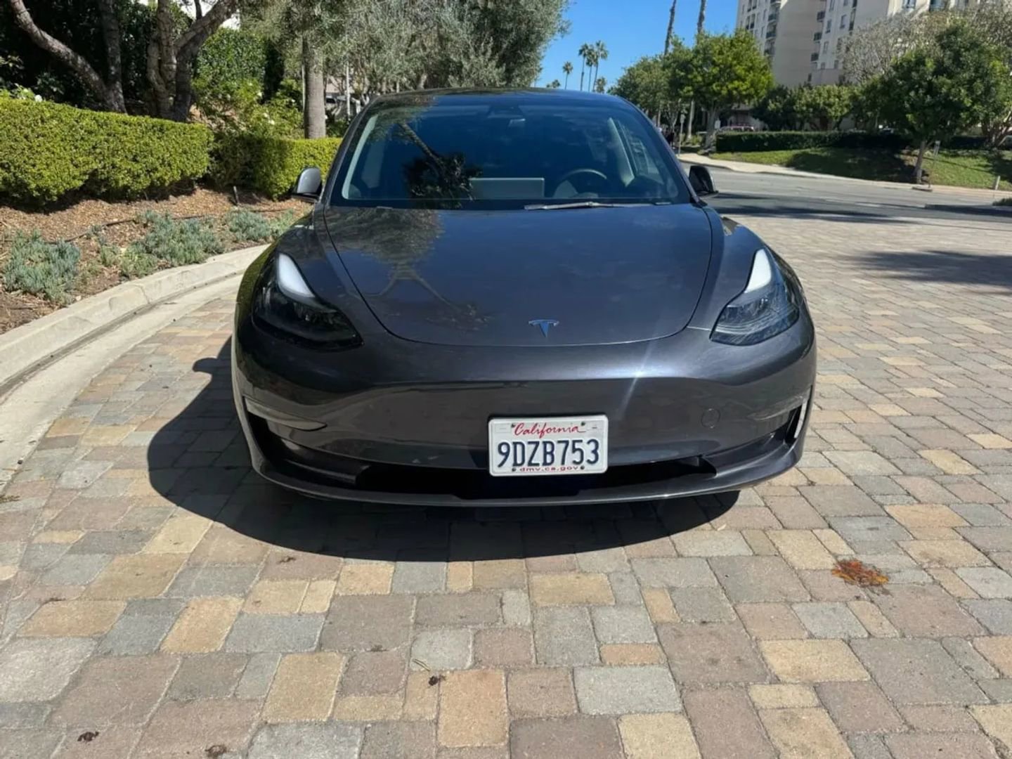 Used 2023 Tesla Model 3 Standard Range image 2