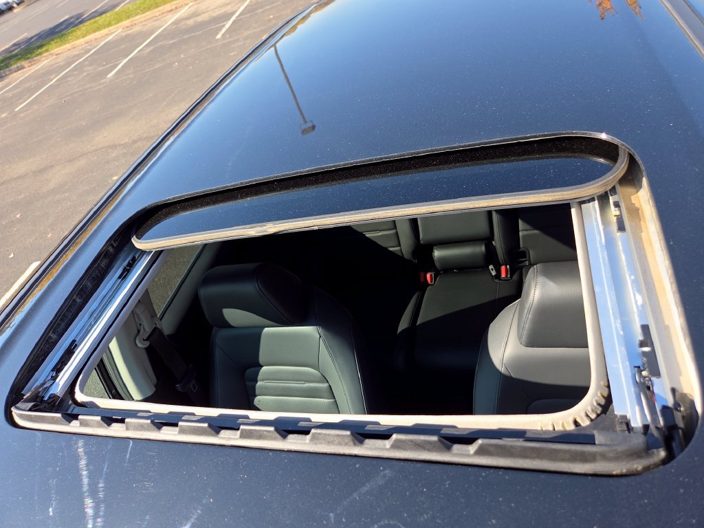 Used 2024 Honda CR-V EX-L image 4