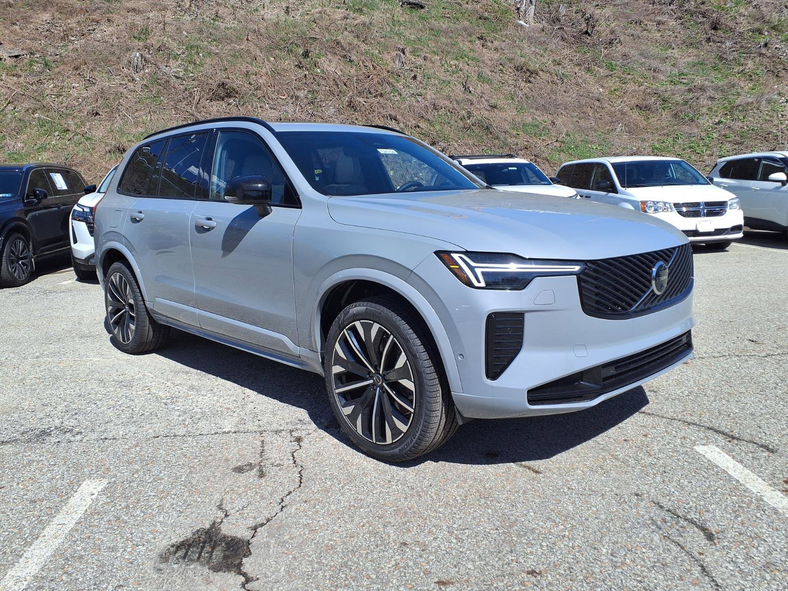New 2026 Volvo XC90 T8 Ultra w/ Protection Package Premier