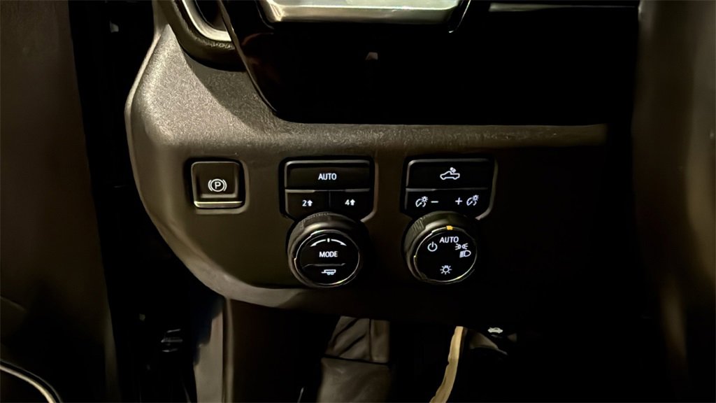 Used 2022 Chevrolet Silverado 1500 LT image 30