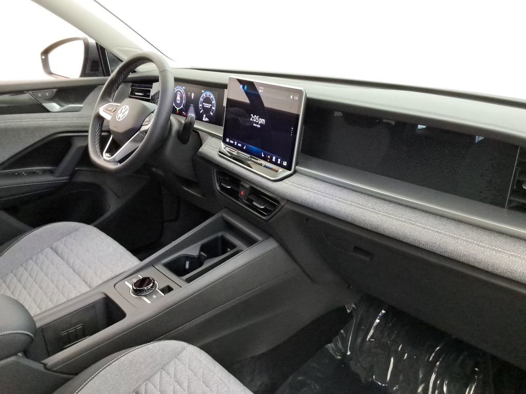 Certified 2025 Volkswagen Tiguan S FWD image 21