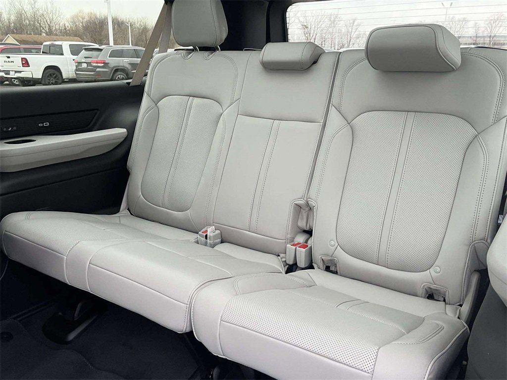 New 2026 Jeep Grand Wagoneer L 4WD image 7