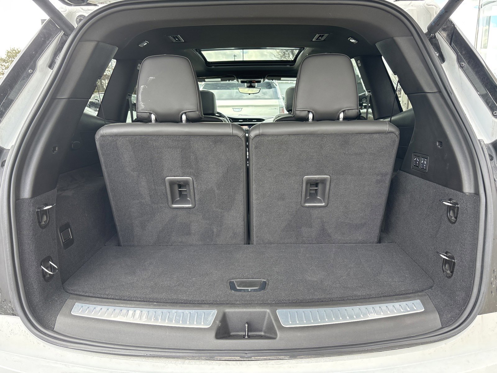 Used 2024 Cadillac XT6 Premium Luxury w/ Technology Package image 26