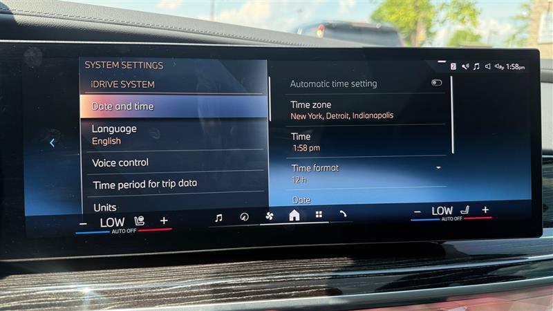 Used 2025 BMW 750e xDrive w/ Executive Package AWD/4WD image 38