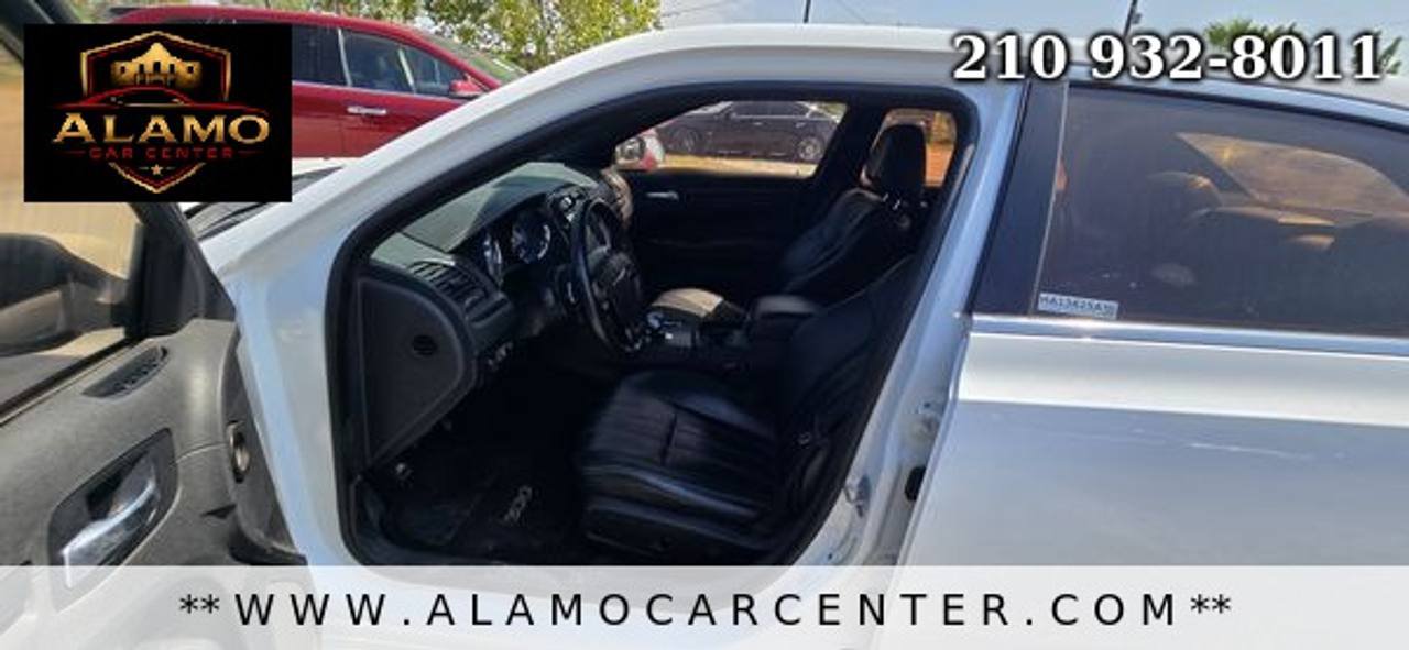 Used 2013 Chrysler 300 S RWD image 28