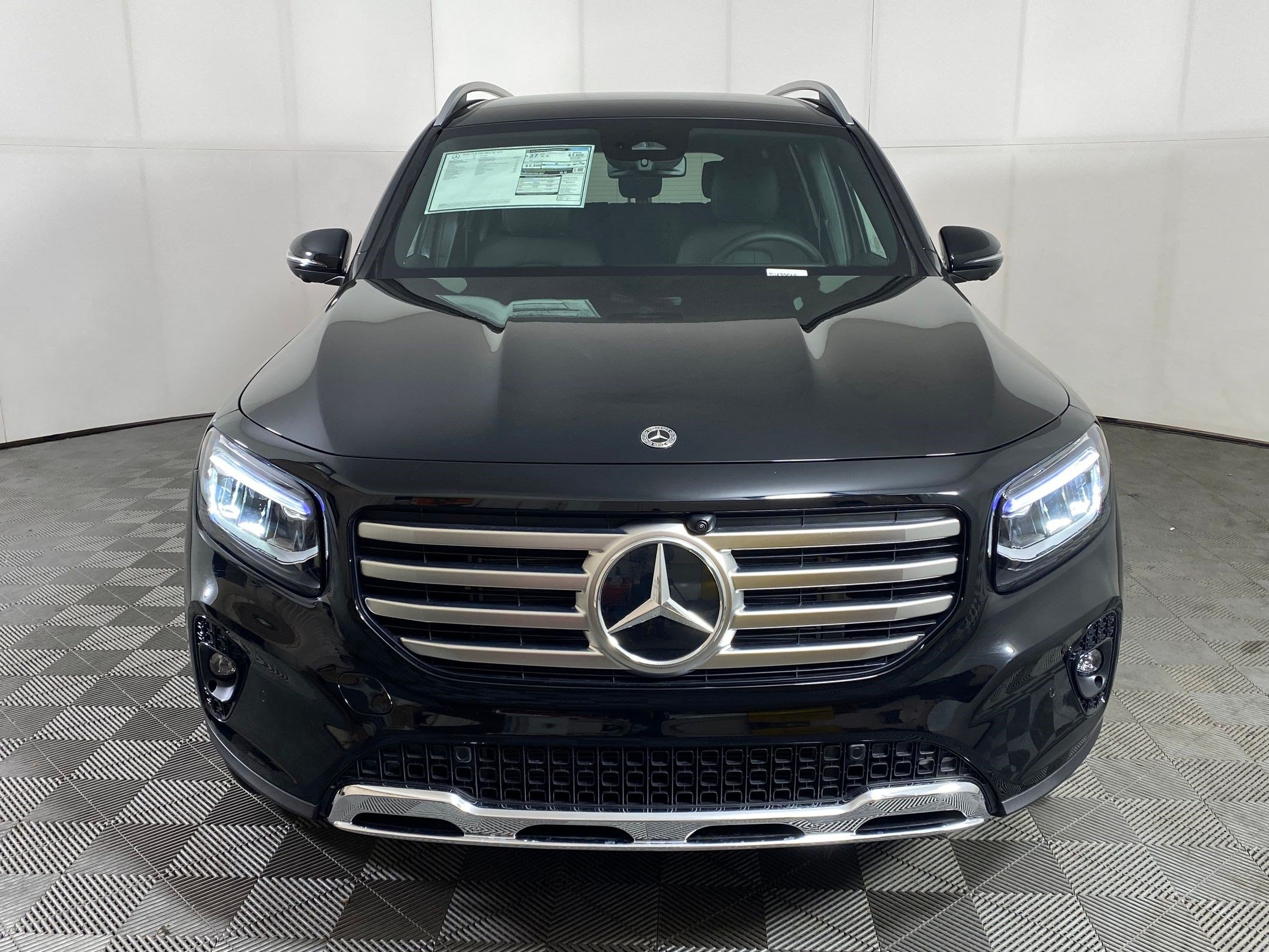 Used 2026 Mercedes-Benz GLB 250 4MATIC image 6