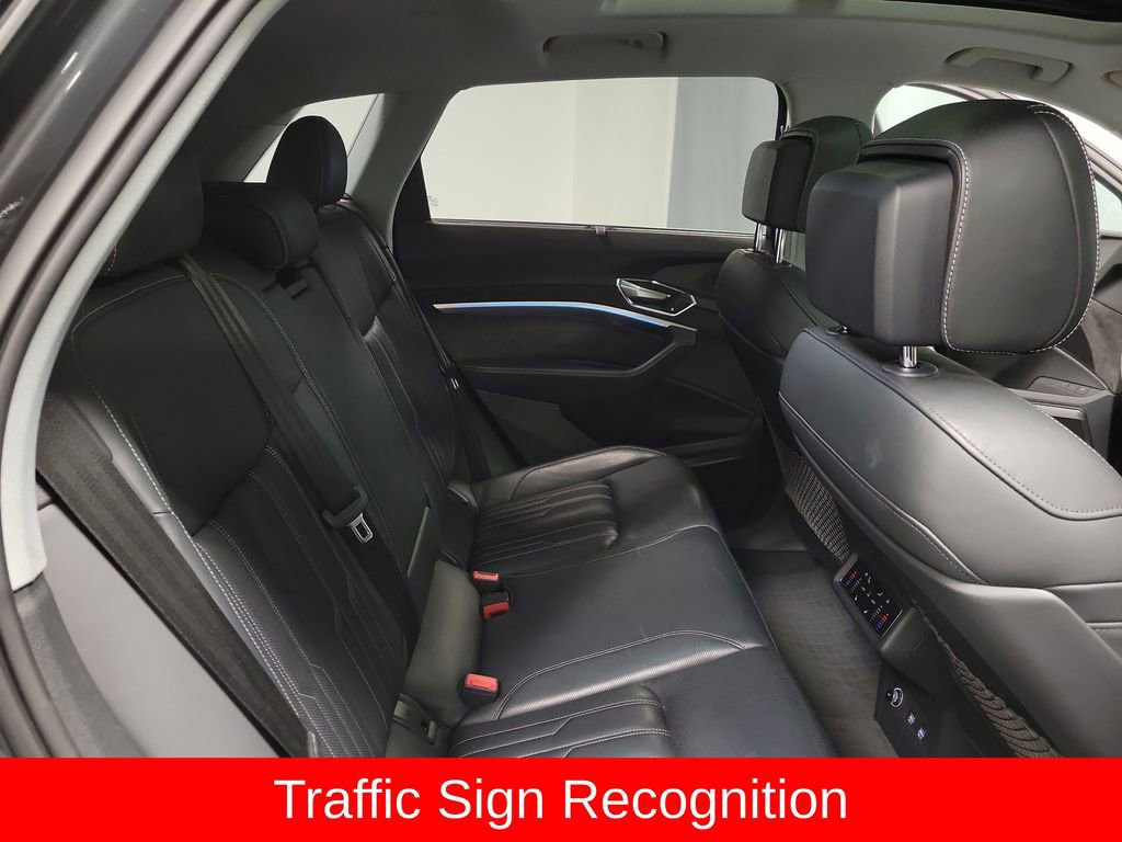 Used 2019 Audi e-tron Prestige w/ Prestige Package AWD/4WD image 22