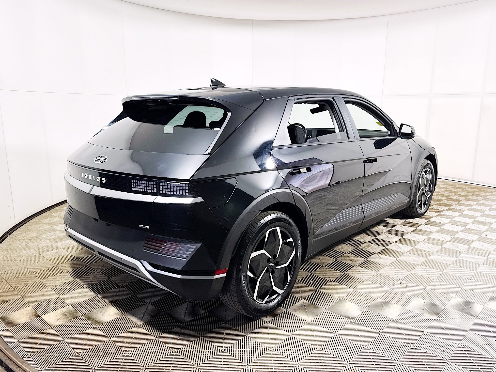 Used 2024 Hyundai Ioniq 5 SEL image 10