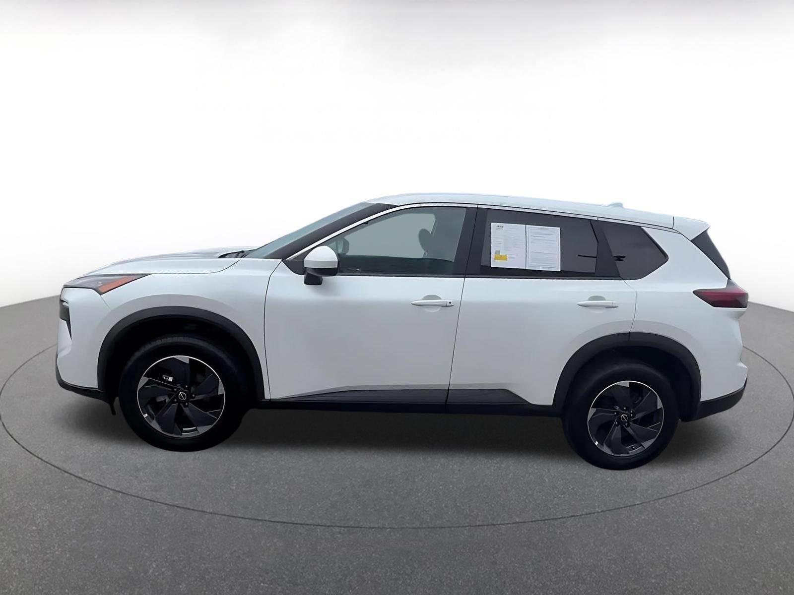 Used 2025 Nissan Rogue SV FWD image 8