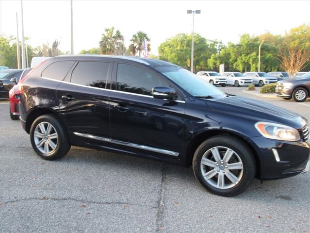 Used 2017 Volvo XC60 T5 Inscription image 2