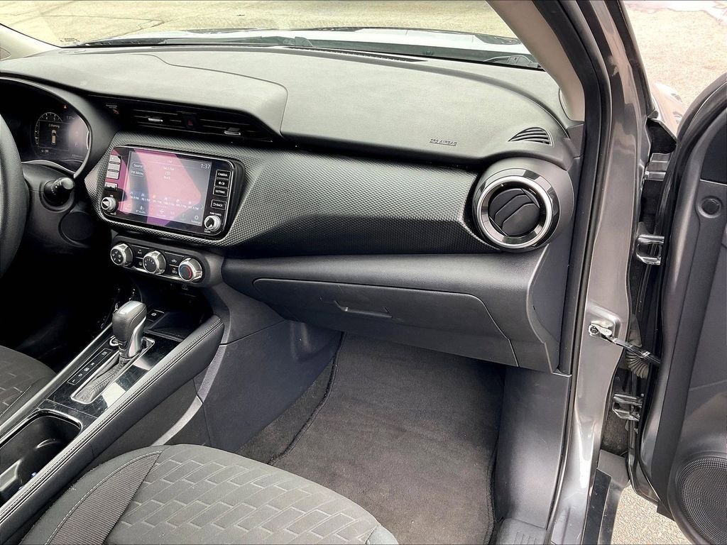 Used 2023 Nissan Kicks SV FWD image 12