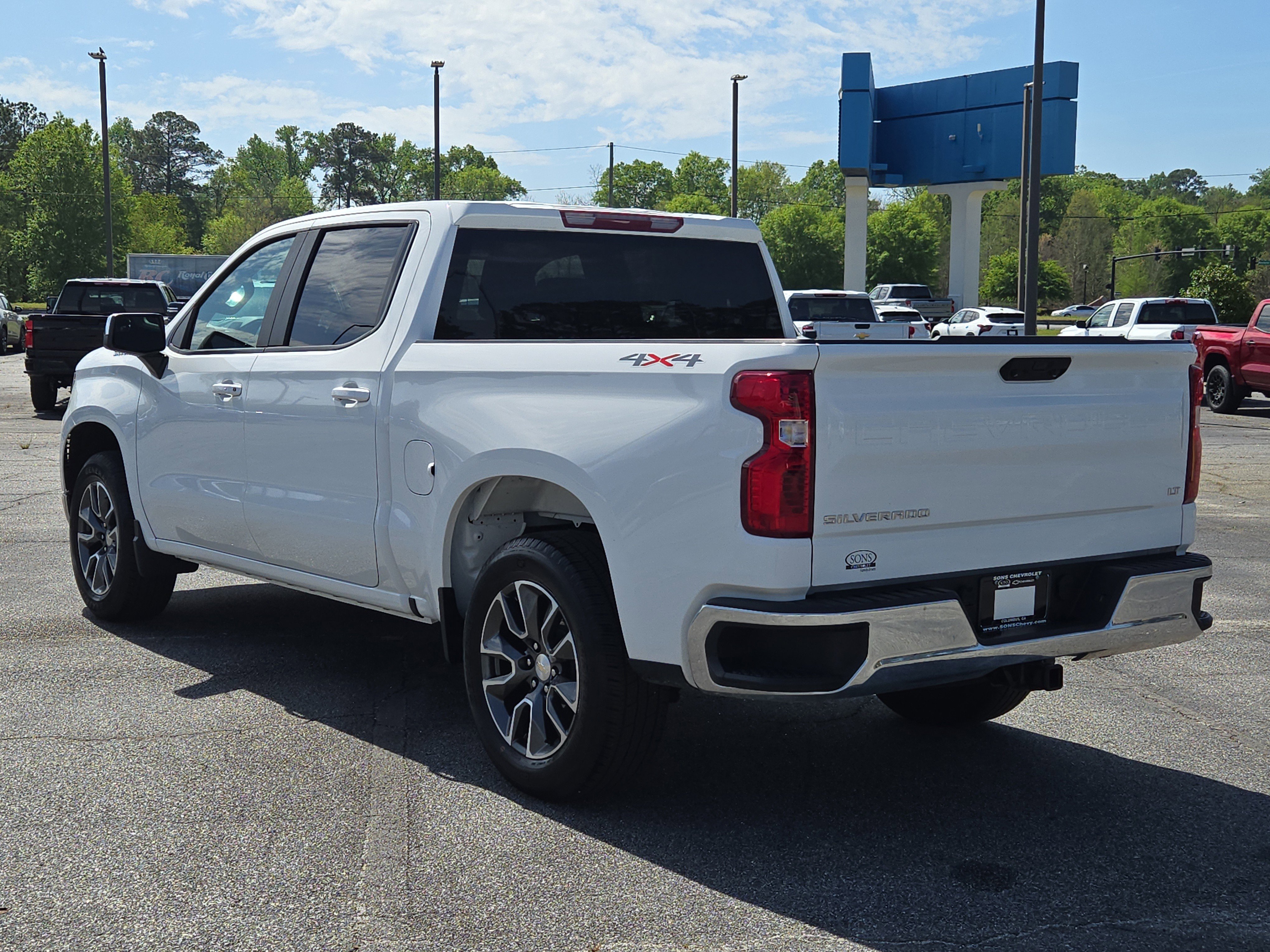 Used 2023 Chevrolet Silverado 1500 LT image 11
