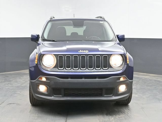 Used 2017 Jeep Renegade Latitude w/ Popular Equipment Group FWD image 4