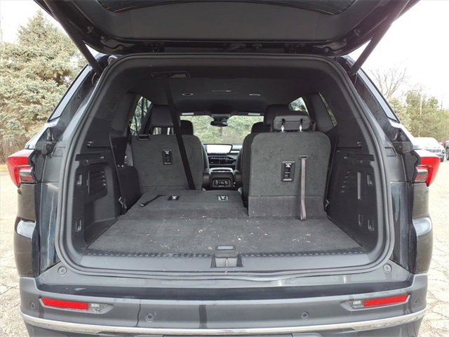 Used 2025 Buick Enclave Preferred image 8