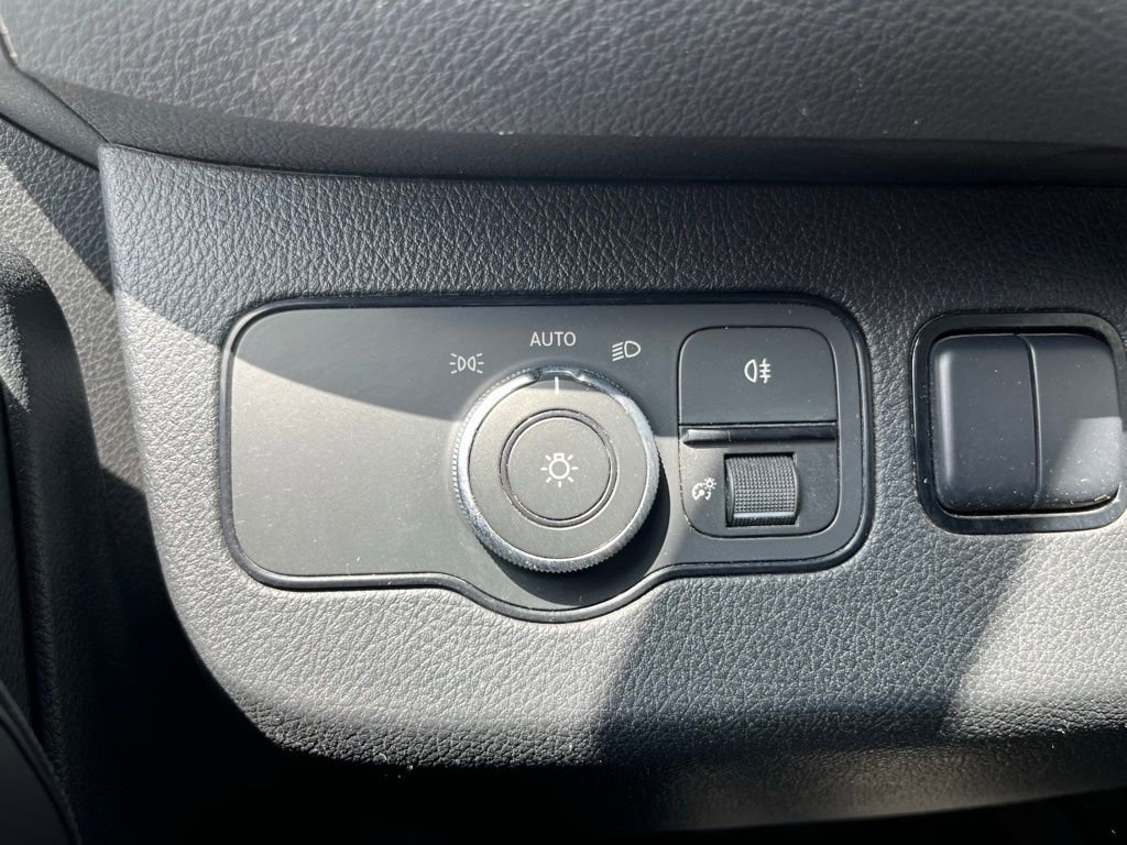 Used 2019 Mercedes-Benz Sprinter 144 image 21