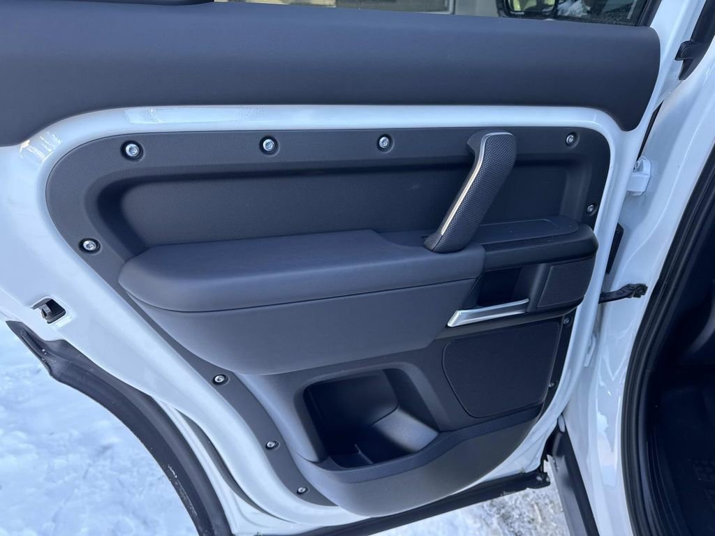 New 2026 Land Rover Defender 110 V8 image 10