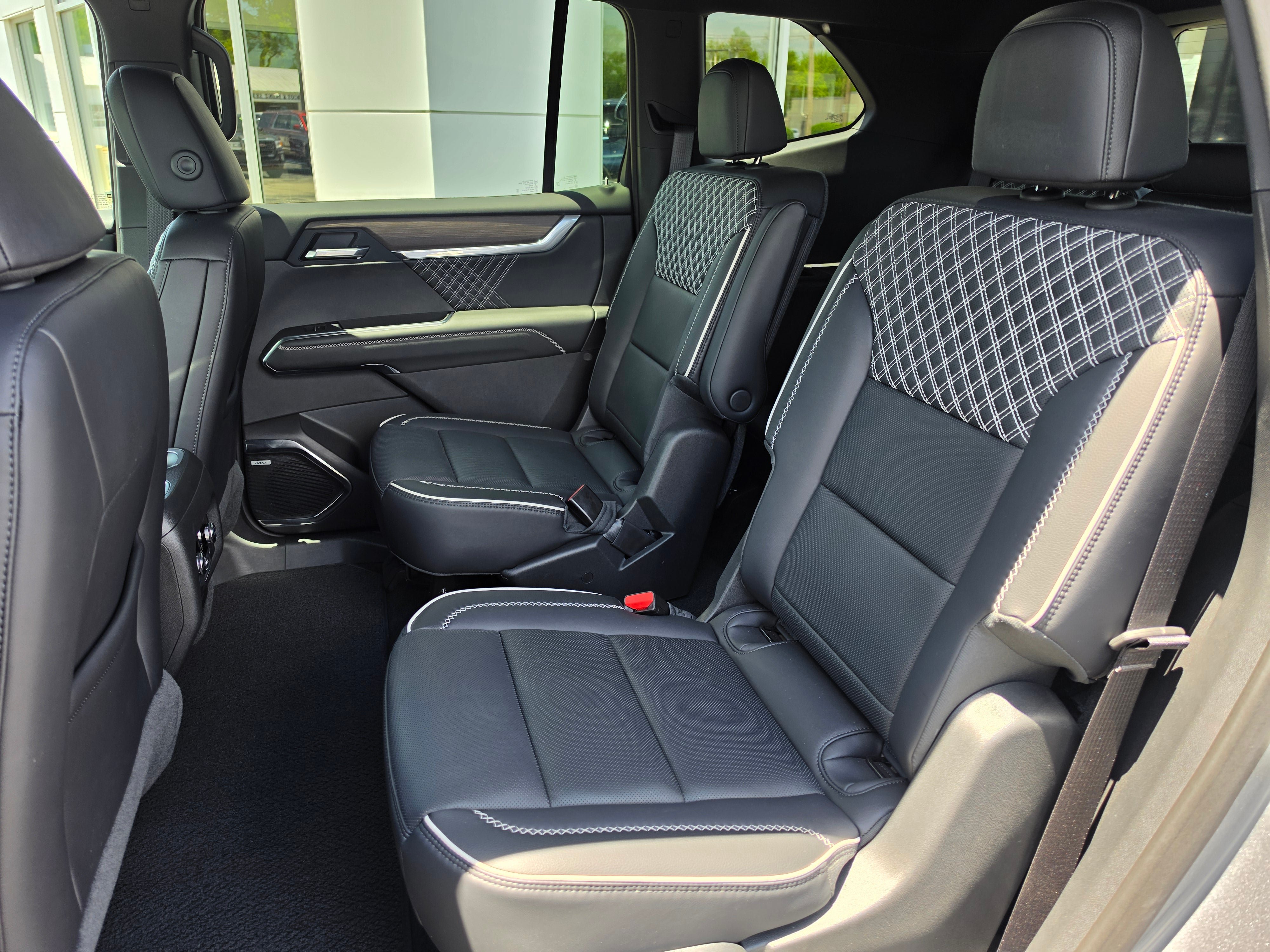 Used 2025 GMC Acadia Denali FWD image 11
