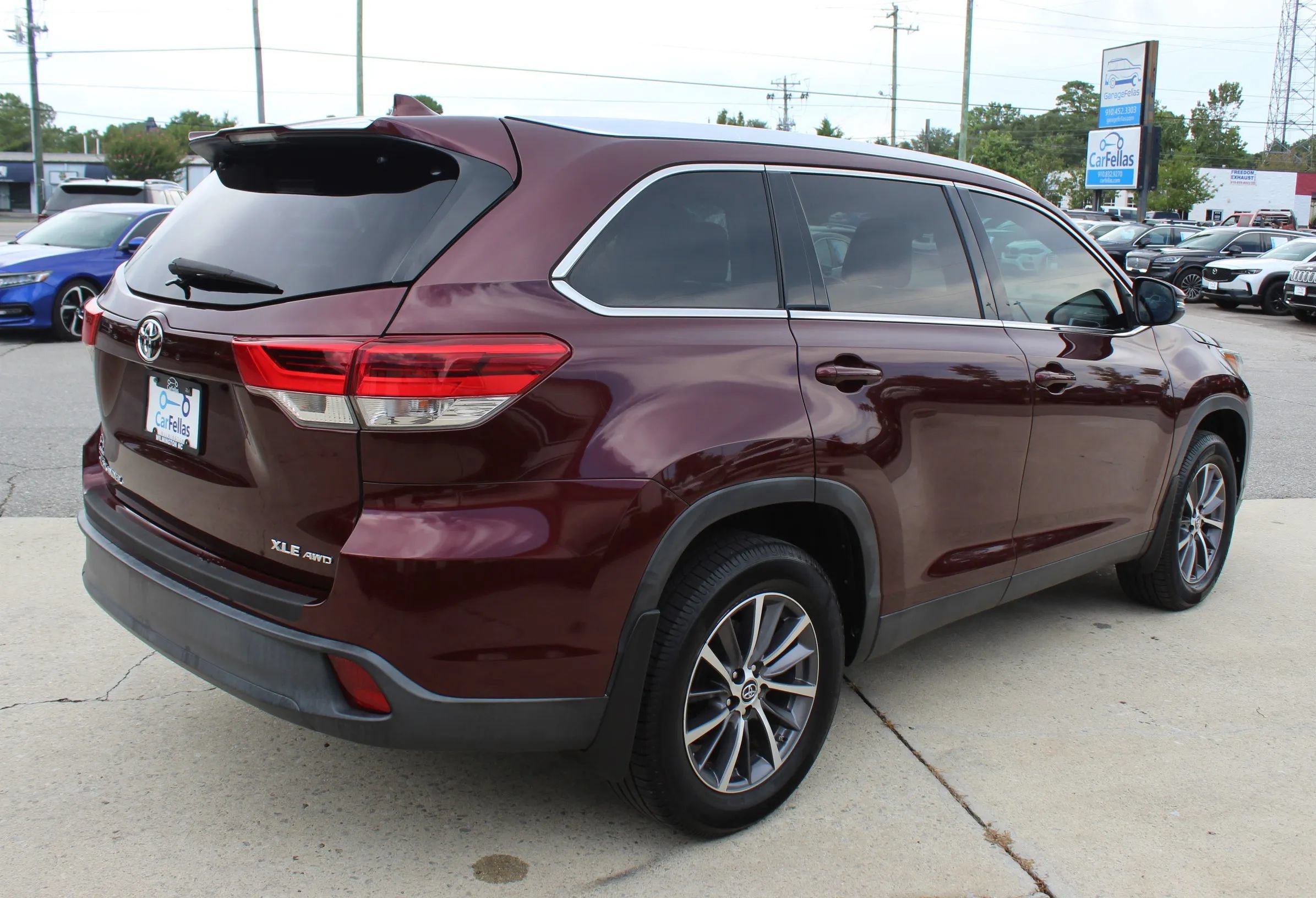 Used 2019 Toyota Highlander XLE AWD/4WD image 5