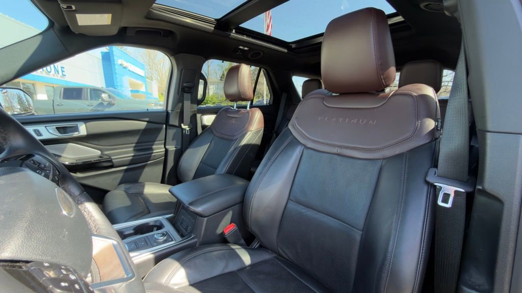 Used 2022 Ford Explorer Platinum w/ Equipment Group 601A AWD/4WD image 8
