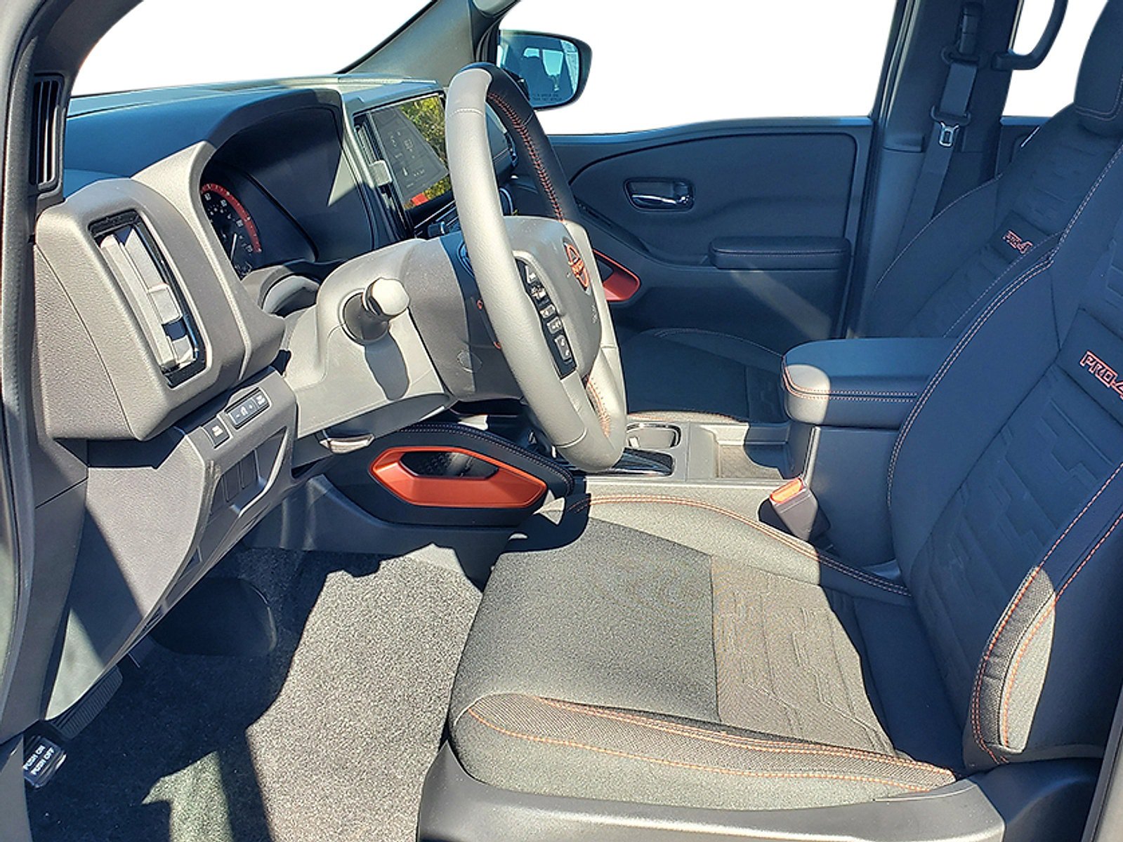 New 2025 Nissan Frontier PRO-4X AWD/4WD image 18