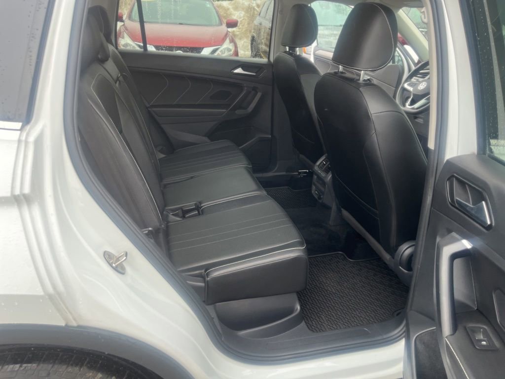 Used 2022 Volkswagen Tiguan SE image 10
