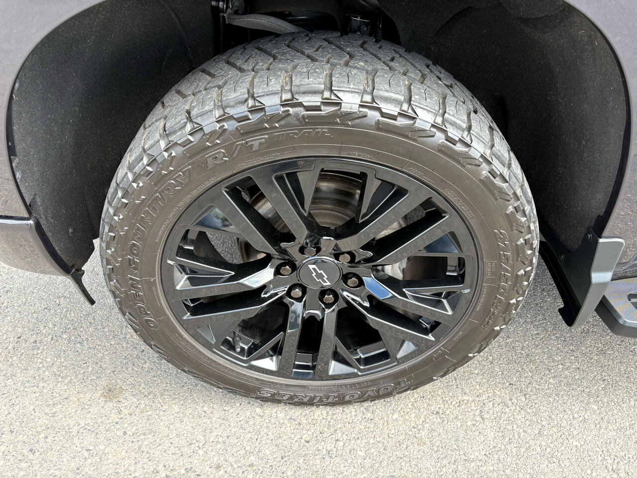 Used 2022 Chevrolet Silverado 1500 High Country w/ High Country Premium Package image 9