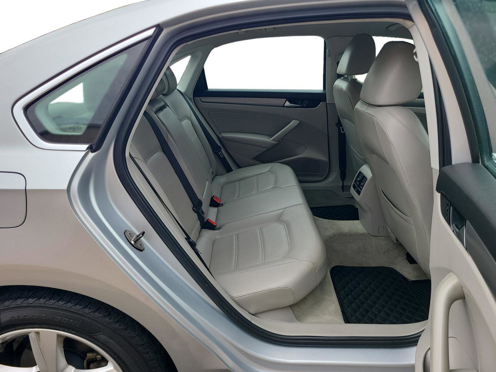 Used 2014 Volkswagen Passat 2.5 SE FWD image 21