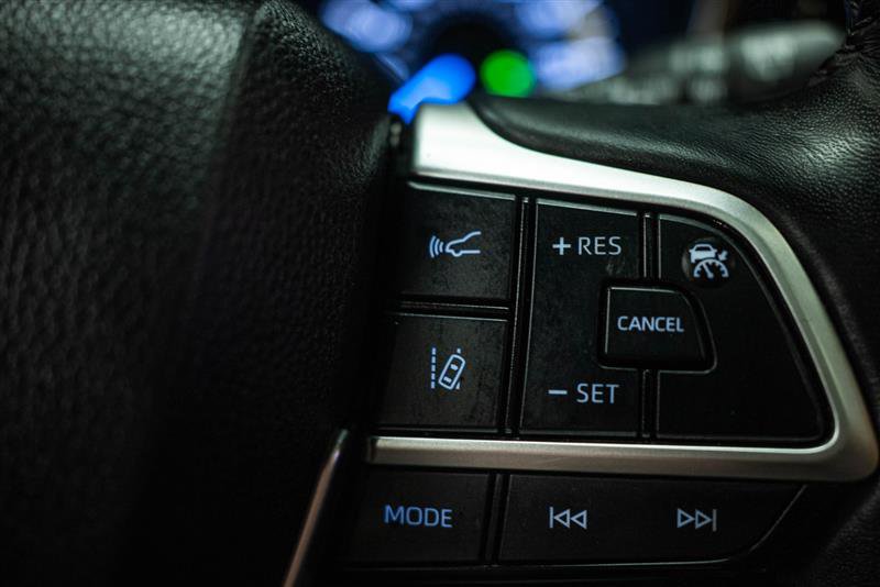 Used 2023 Toyota Highlander Bronze Edition image 19