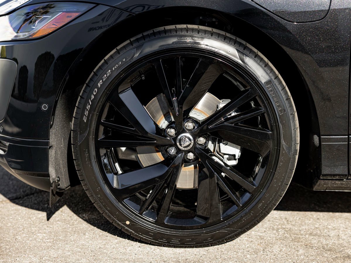 New 2024 Jaguar I-PACE R-Dynamic HSE image 11
