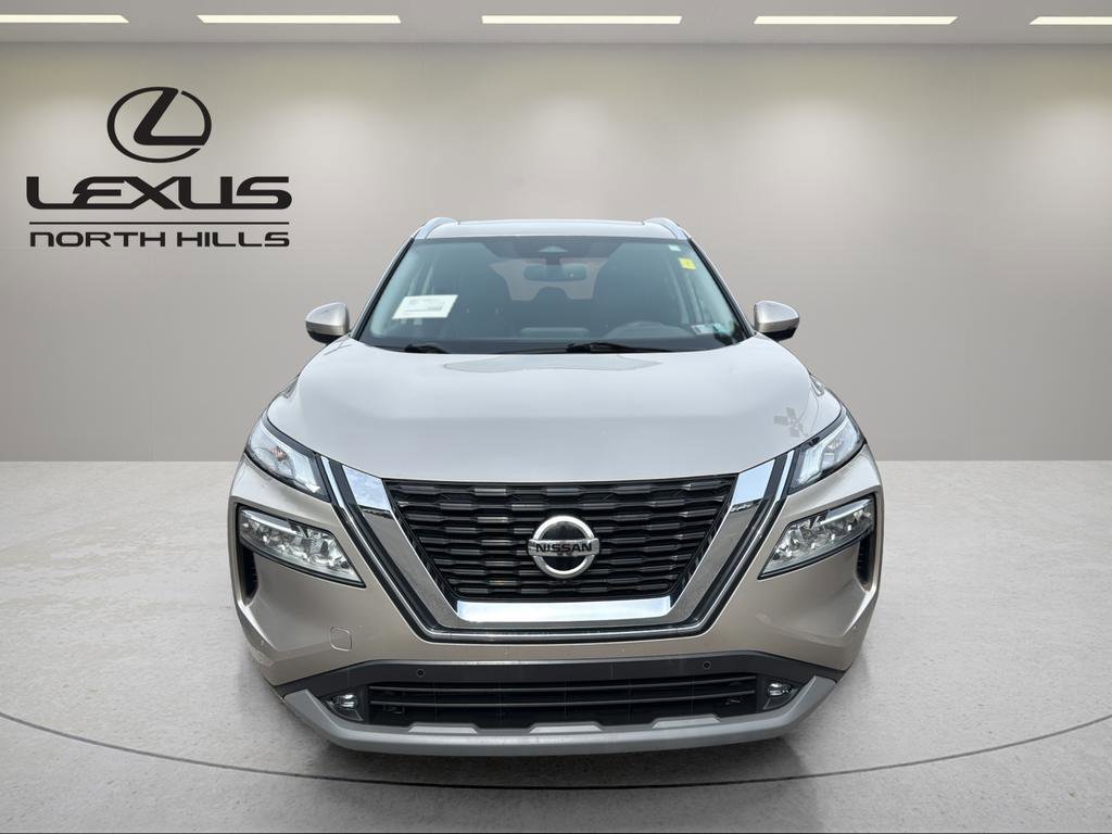 Used 2021 Nissan Rogue SL w/ Premium Package image 2