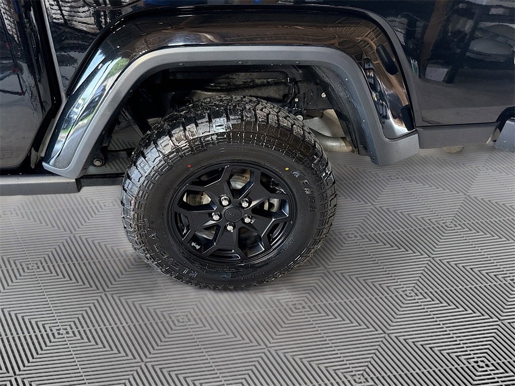 Used 2022 Jeep Gladiator Willys image 31