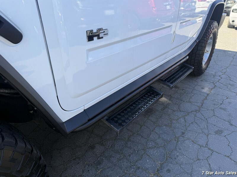 Used 2003 HUMMER H2 w/ Preferred Equipment Group AWD/4WD image 19