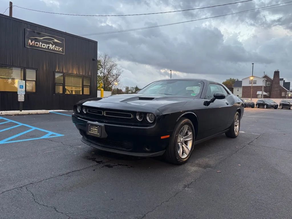 Used 2016 Dodge Challenger SXT