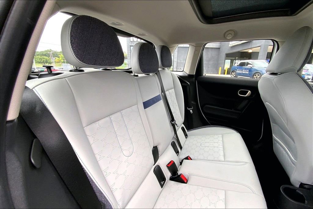 Certified 2025 MINI Cooper S image 29