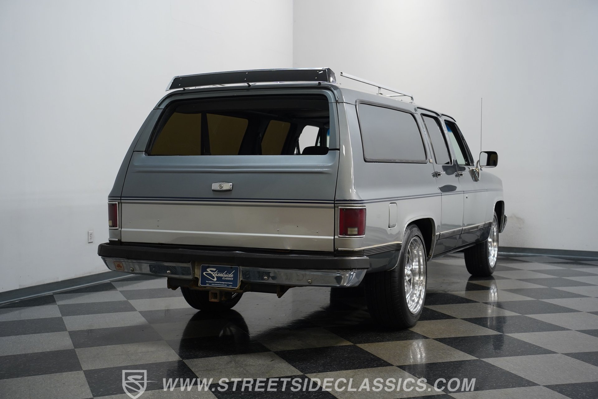 Used 1990 Chevrolet Suburban 2WD image 12