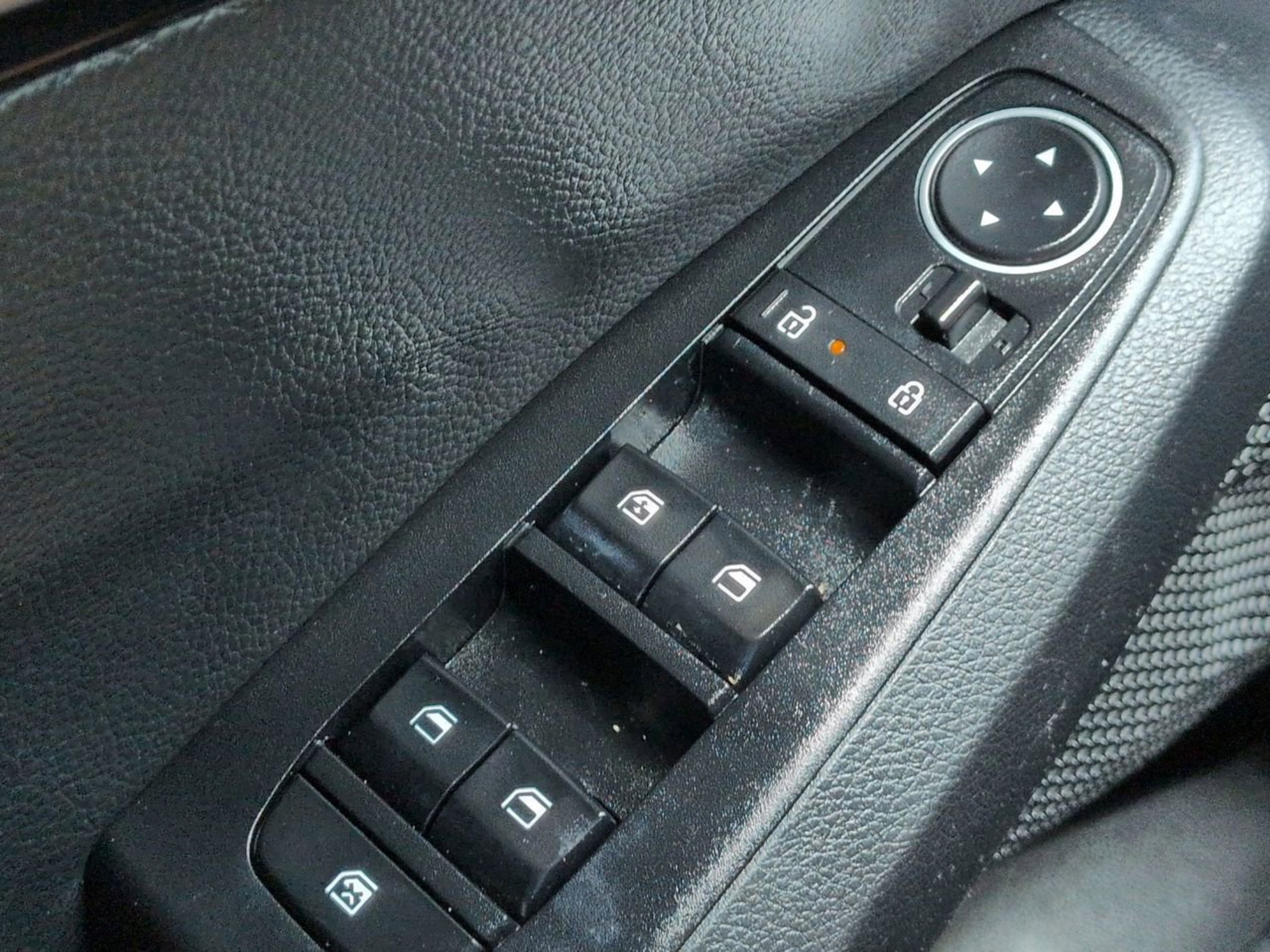 Certified 2024 Kia Seltos EX FWD image 29