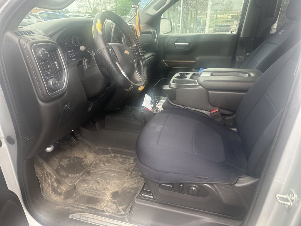 Used 2020 Chevrolet Silverado 1500 LT w/ Convenience Package AWD/4WD image 9