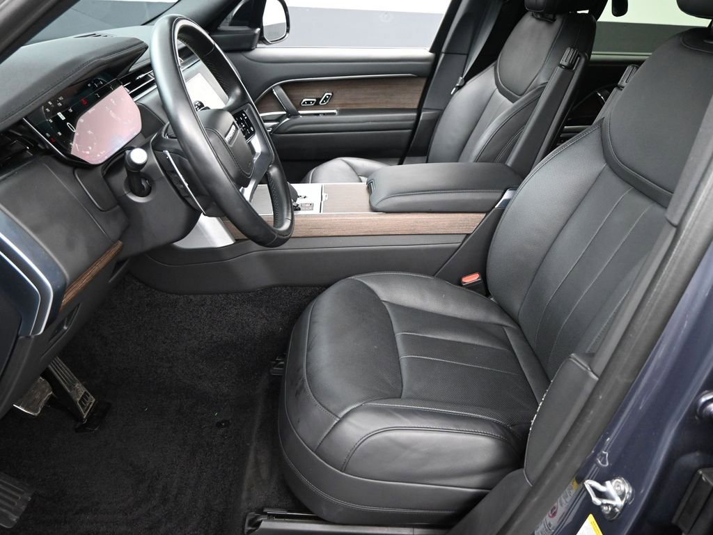Used 2024 Land Rover Range Rover Long Wheelbase SE image 5